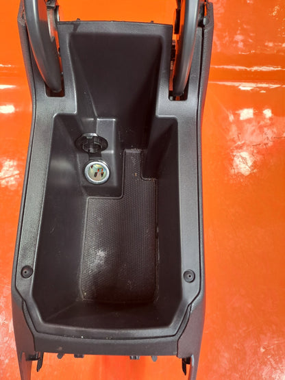 Cupra Leon VZ2 2023 1.4 Petrol ArmRest Assembly 5FA864207C Warranty A227 - Image 10