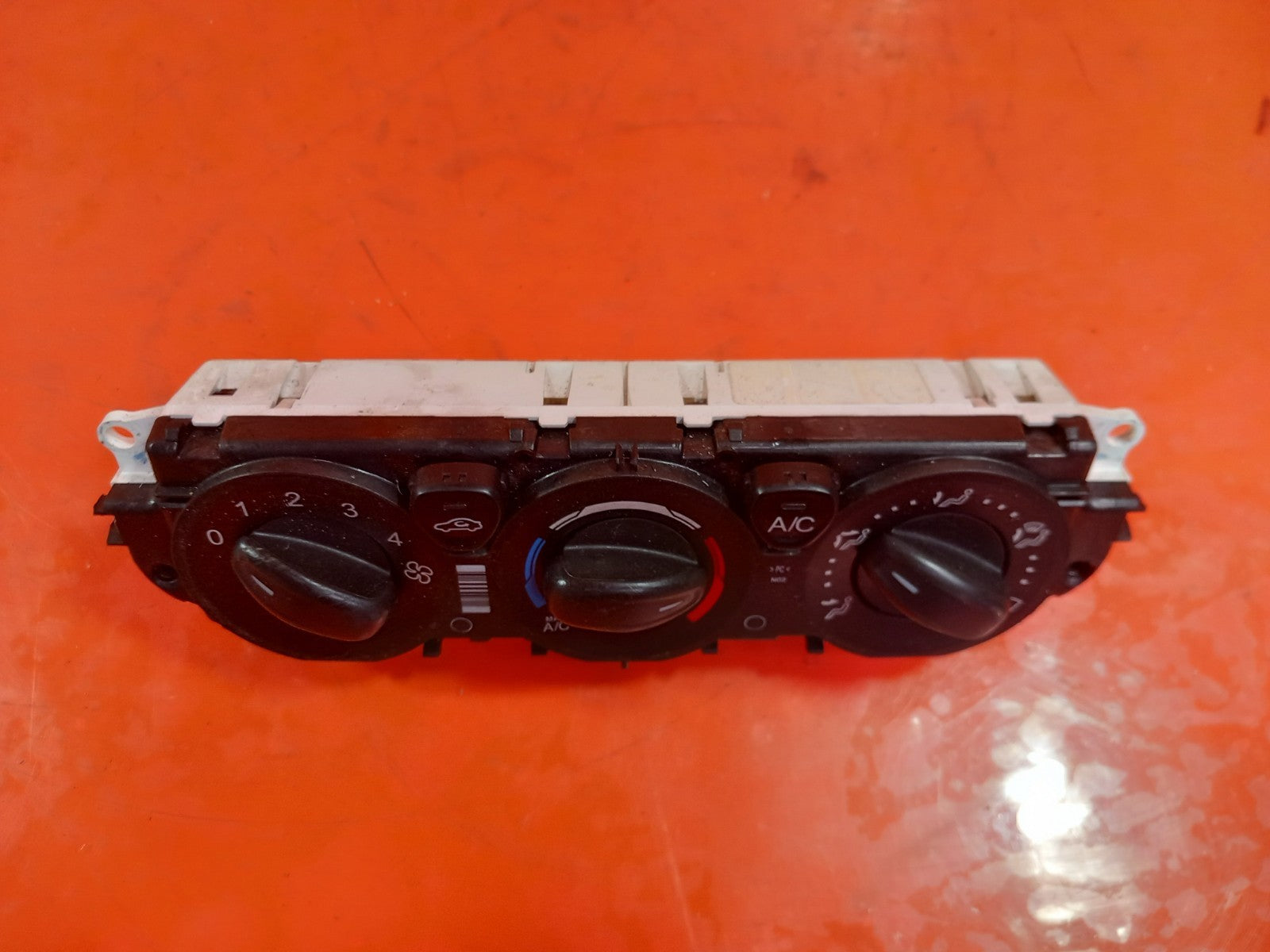 Ford Tourneo Custom 2.2 Diesel 2015 A/C Heater Climate Control Panel BM5T18549 - Image 5