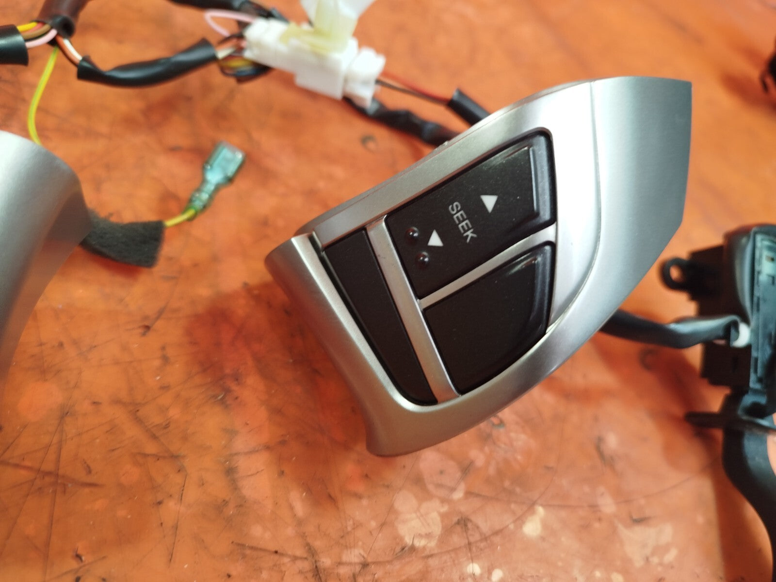 ✅SSANGYONG KORANDO STEERING WHEEL CONTROLS 200008346 + WARRANTY xAA - Image 3