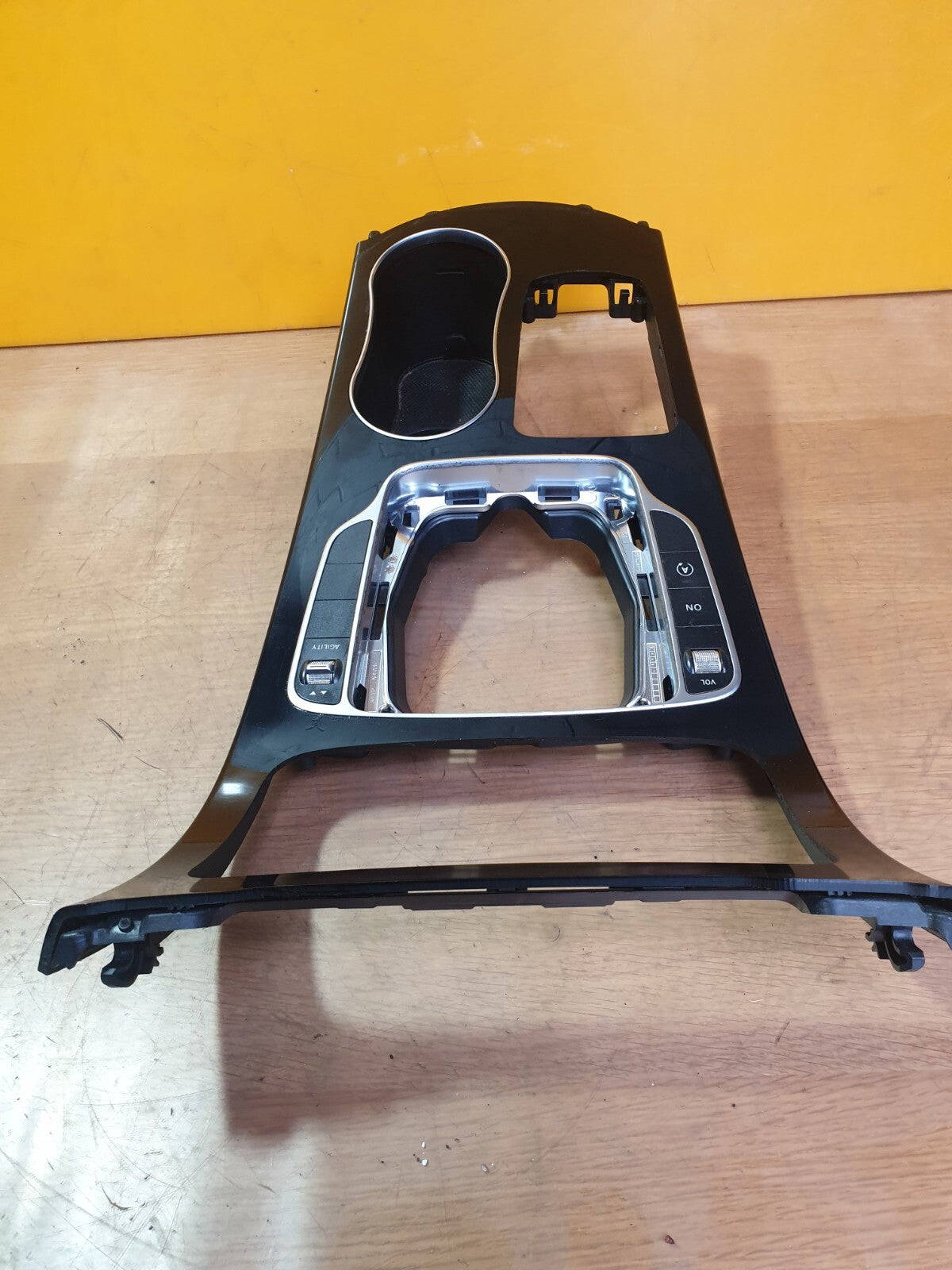 ✅Mercedes C Class W205 2014 Centre Console Panel & Cup Holder A2056805807 A147 - Image 5