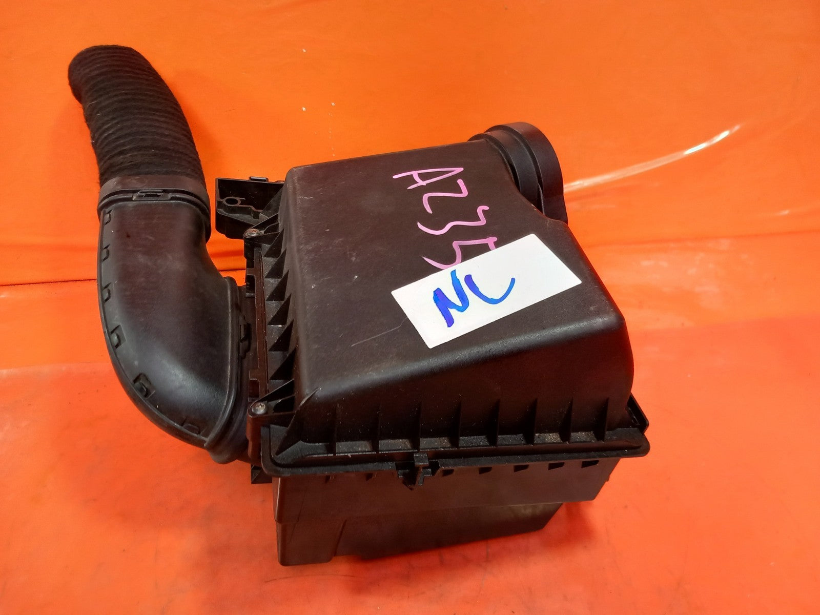 Mercedes W176 A180 1.5 Diesel 2015 Air Filter Box Housing A6070900301 A235 - Image 2