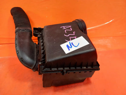 Mercedes W176 A180 1.5 Diesel 2015 Air Filter Box Housing A6070900301 A235 - Image 2