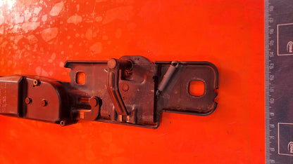 2010 AUDI Q7 S-LINE 3.0D ELECTRIC TAILGATE CATCH MECHANISM WITH MOTOR A224 - Image 2