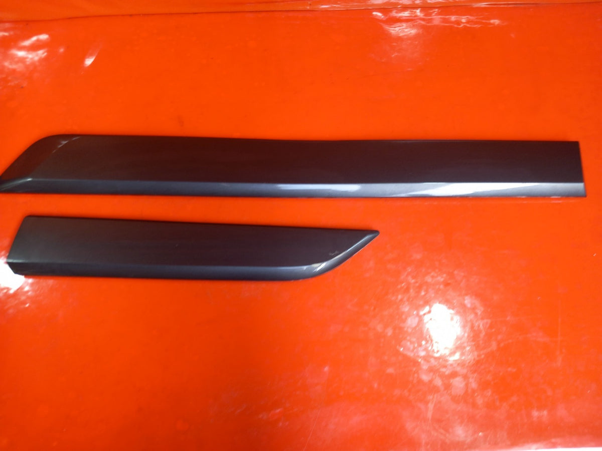 Ford Transit Custom 2.0 Diesel 2016 Left Side Body Moulding Pair Grey A409 - Image 2