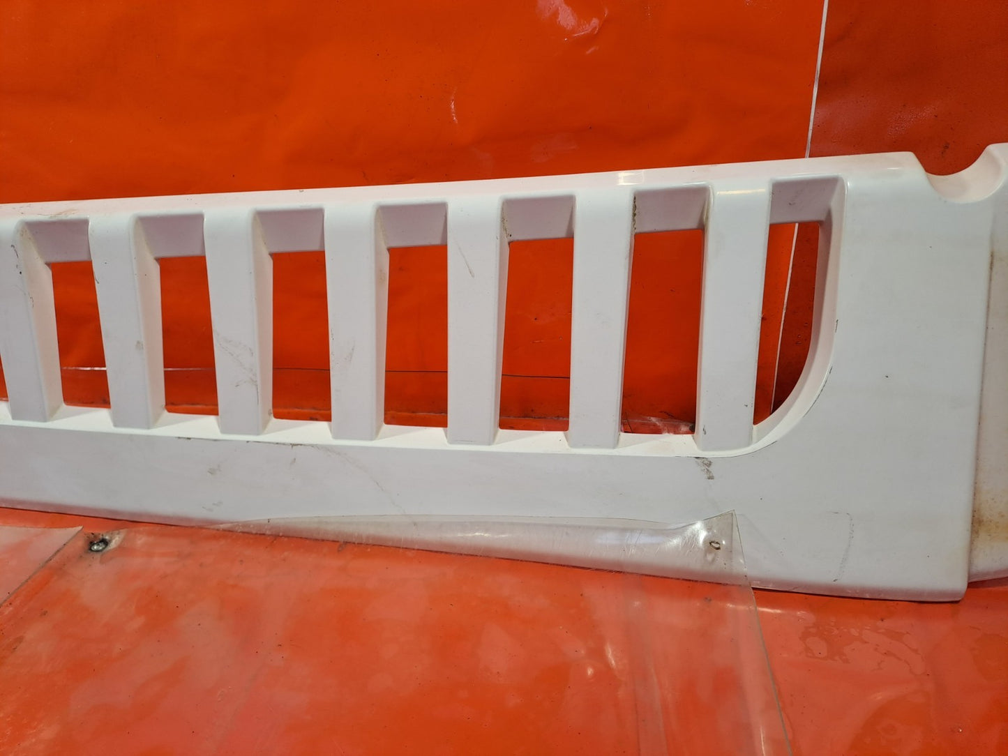 ✅2003 VOLVO FL 5.5D CABIN SIDE SPOILER LEFT 3181179 WHITE + WARRANTY A324 - Image 5