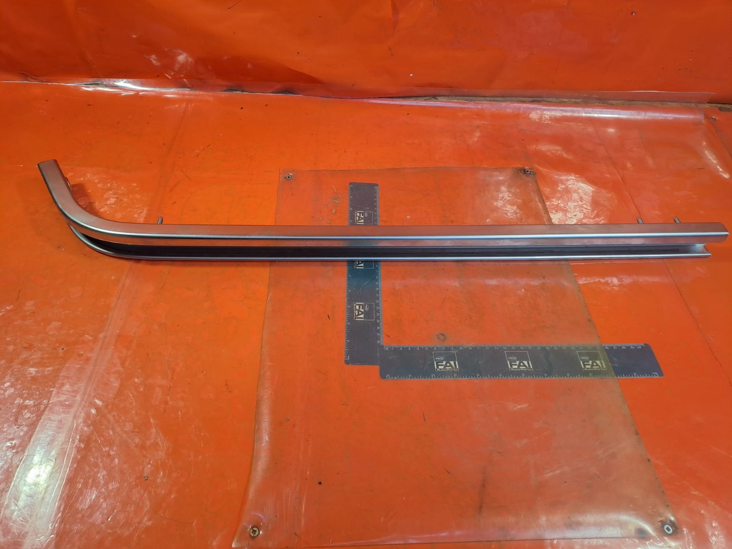 ✅FORD GRAND TOURNEO CONNECT VW CADDY LEFT SLIDING DOOR UPPER ROLLER GUIDE HINGE - Image 1