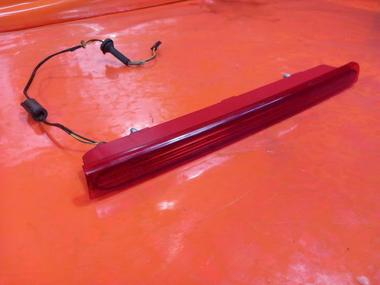 2018 Volvo V40 Rear Third Brake Stop Light 31385469 Warranty xAA - Image 2