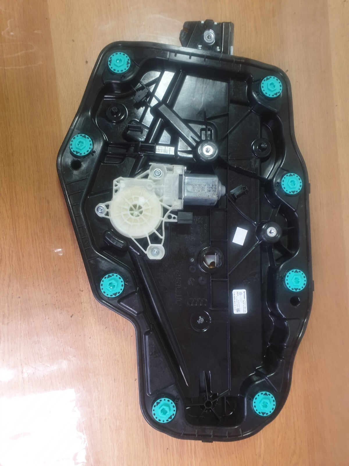 ebay-src:https://i.ebayimg.com/00/s/mtywmfgxmjaw/z/fd0aaoswnsjmt3gw/$_57.jpg