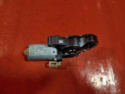 ✅TESLA MODEL 3 LONG RANGE 2020 FRONT RIGHT LEFT SEAT ADJUST MOTOR 1079773-00-B - Image 1