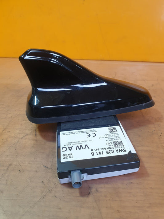 ✅VW GOLF MK8 1.5 PETROL 2022 ROOF ANTENNA AERIAL & AMPLIFIER MODULE 5WA035741B - Image 1