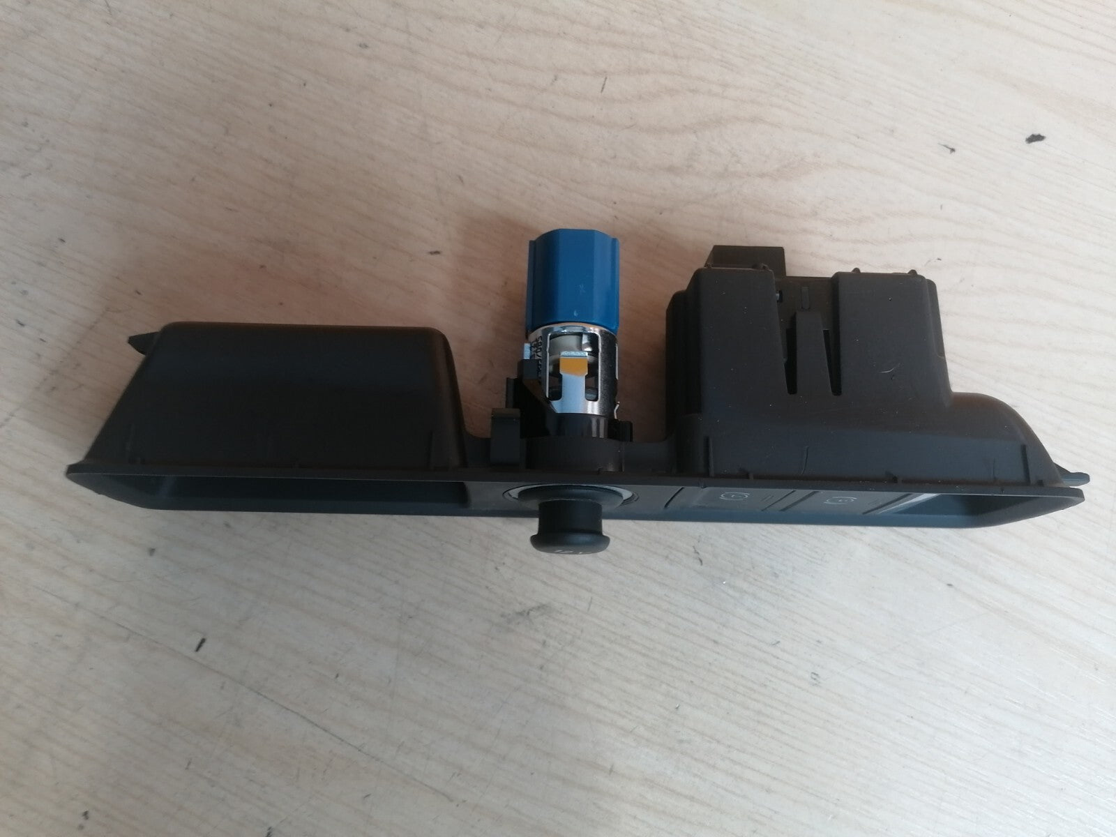 ✅2021 AUDI Q3 F3 1.5TFSI ELECTRIC HANDBRAKE RELEASE SWITCH 83C863349 + WARRANTY - Image 2