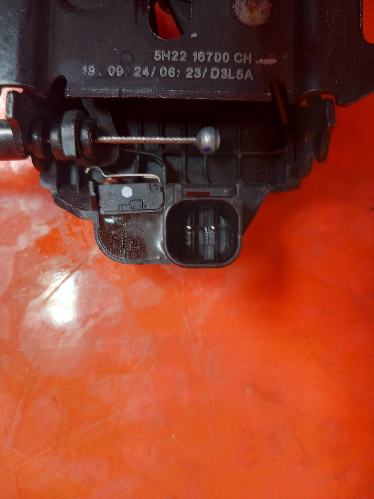 Land Rover Defender L663 3.0 Diesel 2025 Bonnet Catch Latch Lock 5H2216700CH - Image 7
