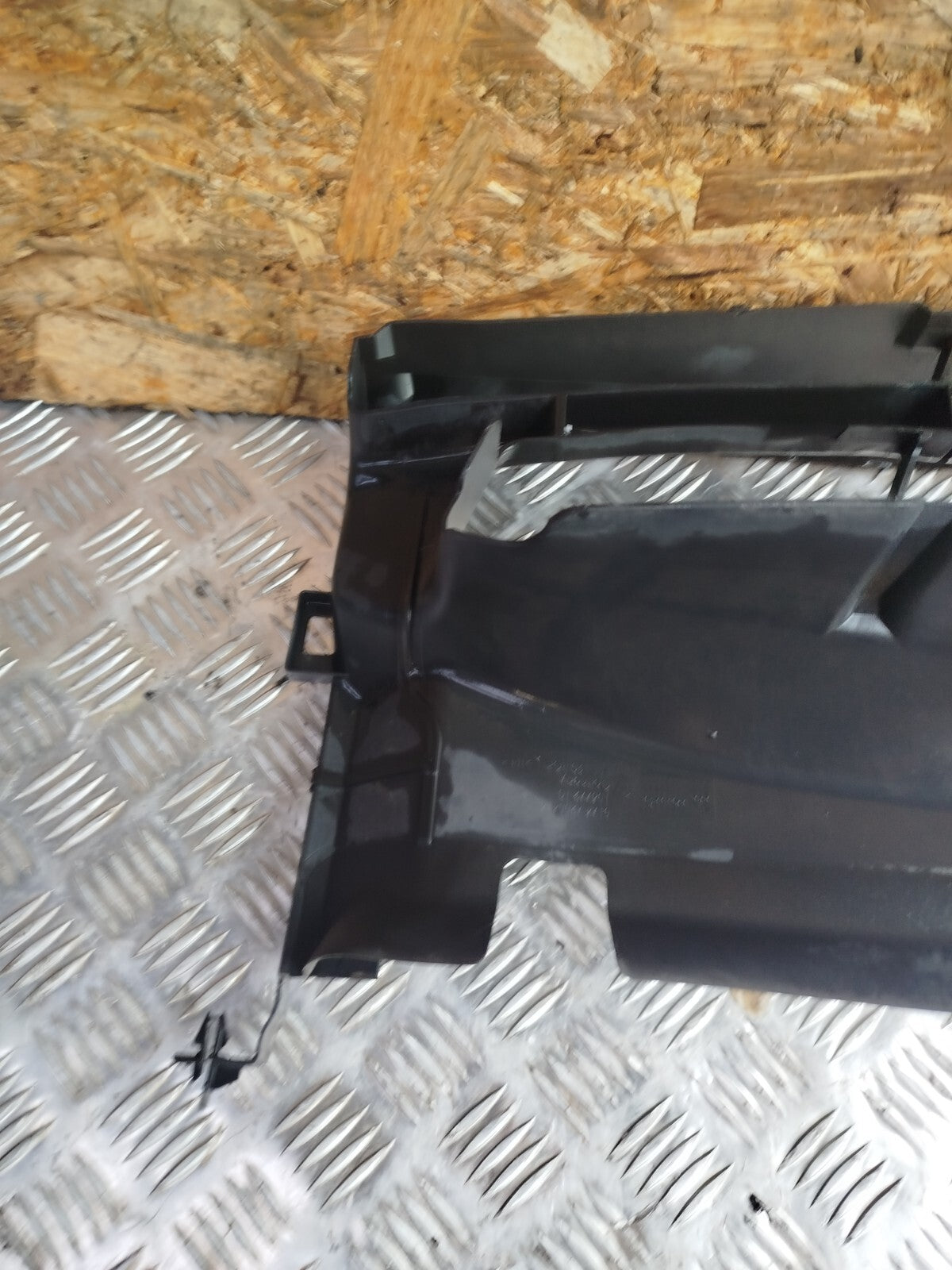 ✅BMW F20 116D URBAN 2.0 DIESEL 2012 RADIATOR AIR DUCT GUIDE PANEL 7255414 A270 - Image 2