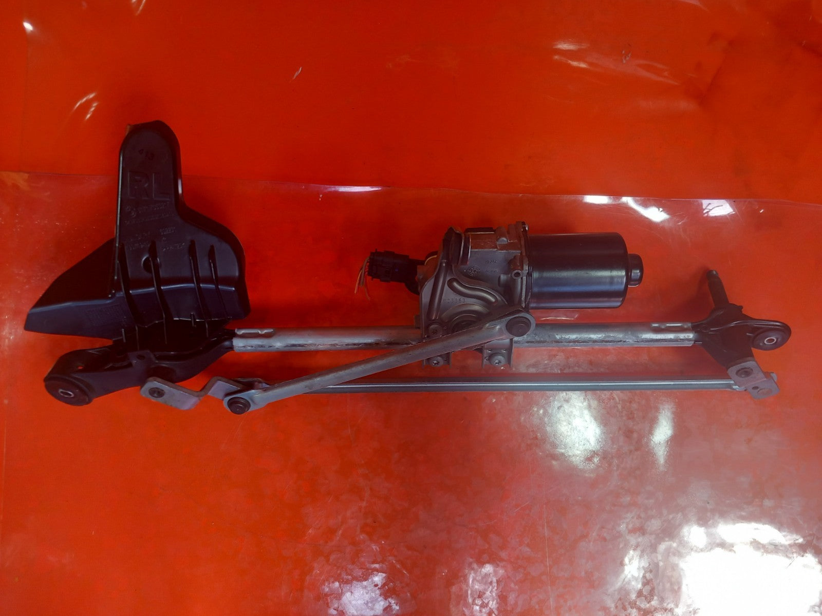BMW F23 220D 2.0 Diesel 2016 Front Wiper Motor And Linkage 7267504 A363 - Image 4