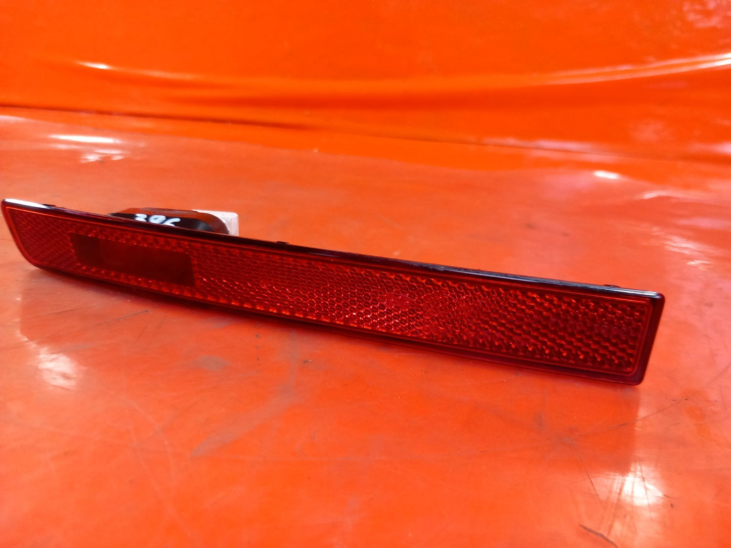 2025 Land Rover Defender L663 Rear Left Fog Light L8B2-15K273-A Warranty A396 - Image 3