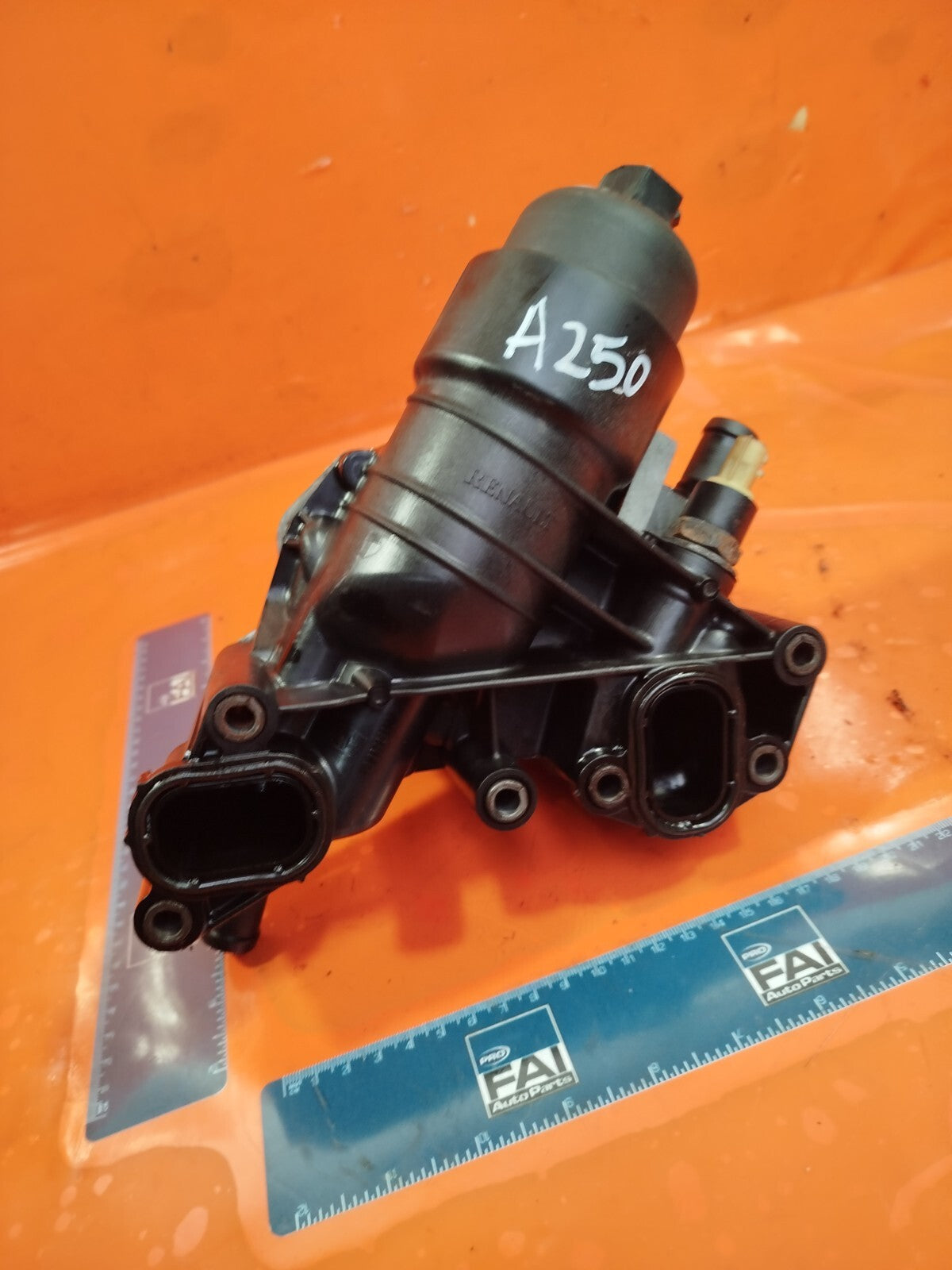 ✅2015 RENAULT TRAFIC MK3 SL27 1.6D OIL FILTER HOUSING AND COOLER 152081926R A250 - Image 1