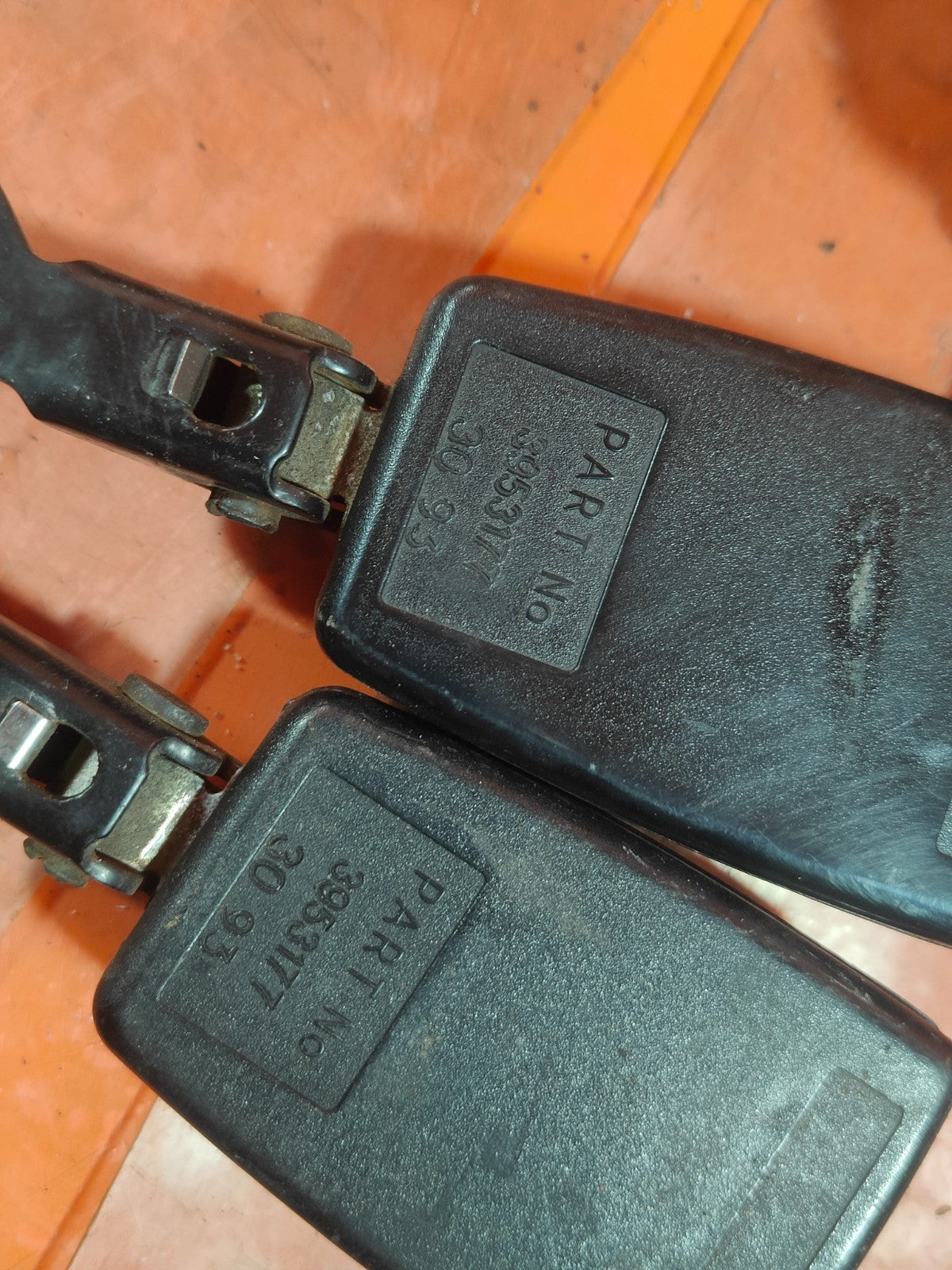 ✅2003 VOLVO FL FRONT SEAT BELTS PAIR 3953177 + WARRANTY A324 - Image 5