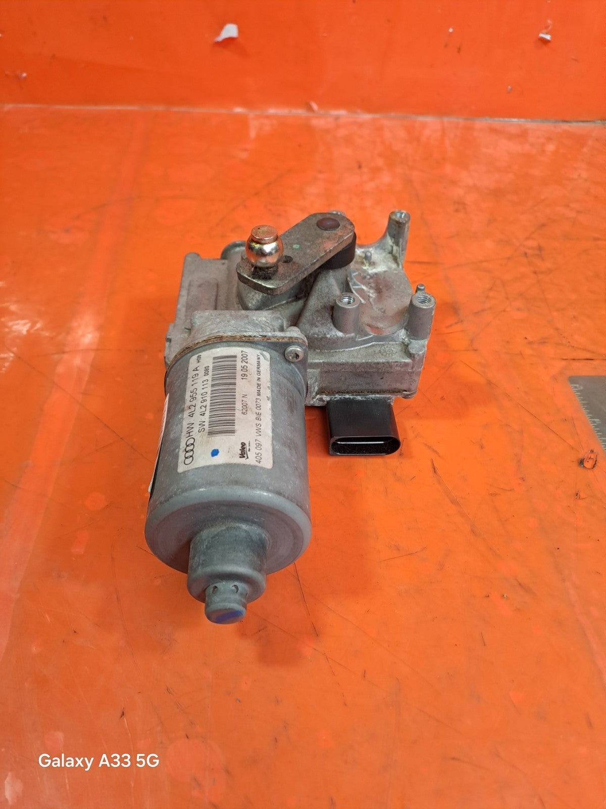 ✅2007 AUDI Q7 4L 3.0D FRONT WINDSCREEN WIPER MOTOR 4L2955119A + WARRANTY A295 - Image 1