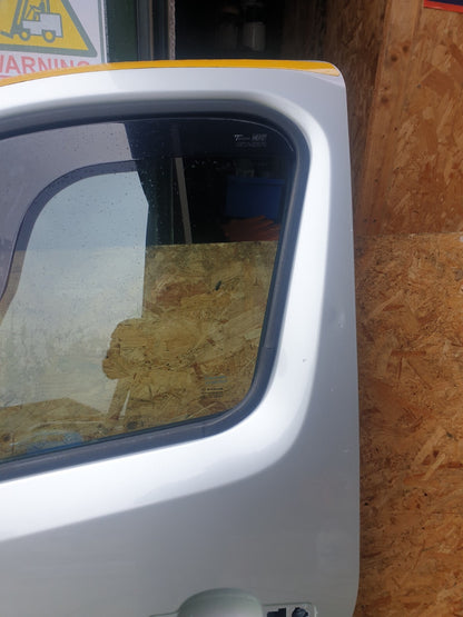 ✅2016 RENAULT TRAFIC MK3 F82 1.6D FRONT LEFT PASSENGER DOOR SILVER WARRANTY A158 - Image 9