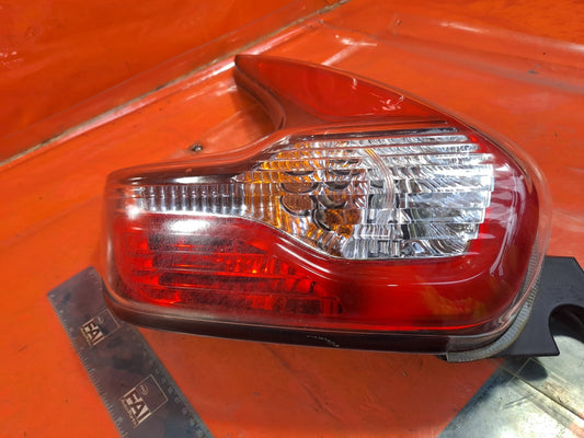 ✅2017 NISSAN JUKE TEKNA F15 REAR LEFT TAIL LIGHT 26555BV80B + WARRANTY A322 - Image 1