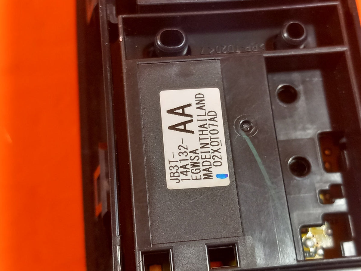 ebay-src:https://i.ebayimg.com/00/s/mtiwmfgxnjaw/z/mpcaaeswa-tqmrls/$_57.jpg