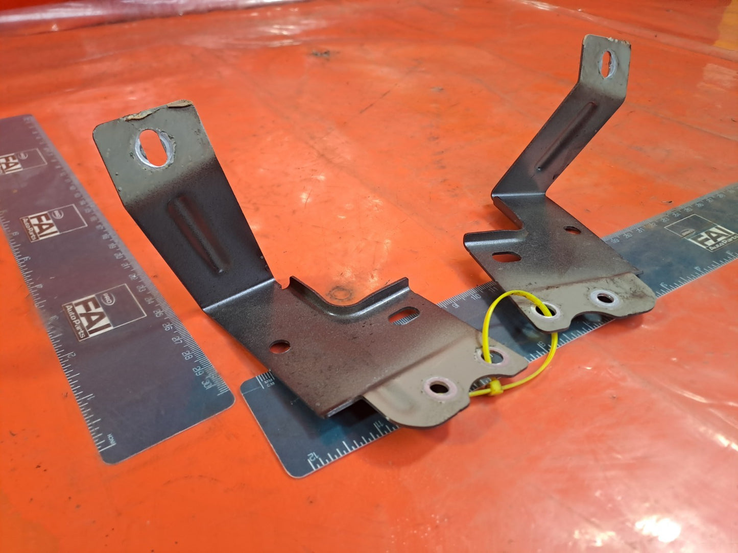 ✅Jaguar I-Pace Ev400 X590 2020 Rear Right & Left Brackets Pair J9D345130AB A375 - Image 6