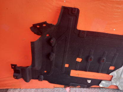 Land Rover Defender L663 3.0 Diesel 2025 Undertray Splash Guard Warranty A396 - Image 12