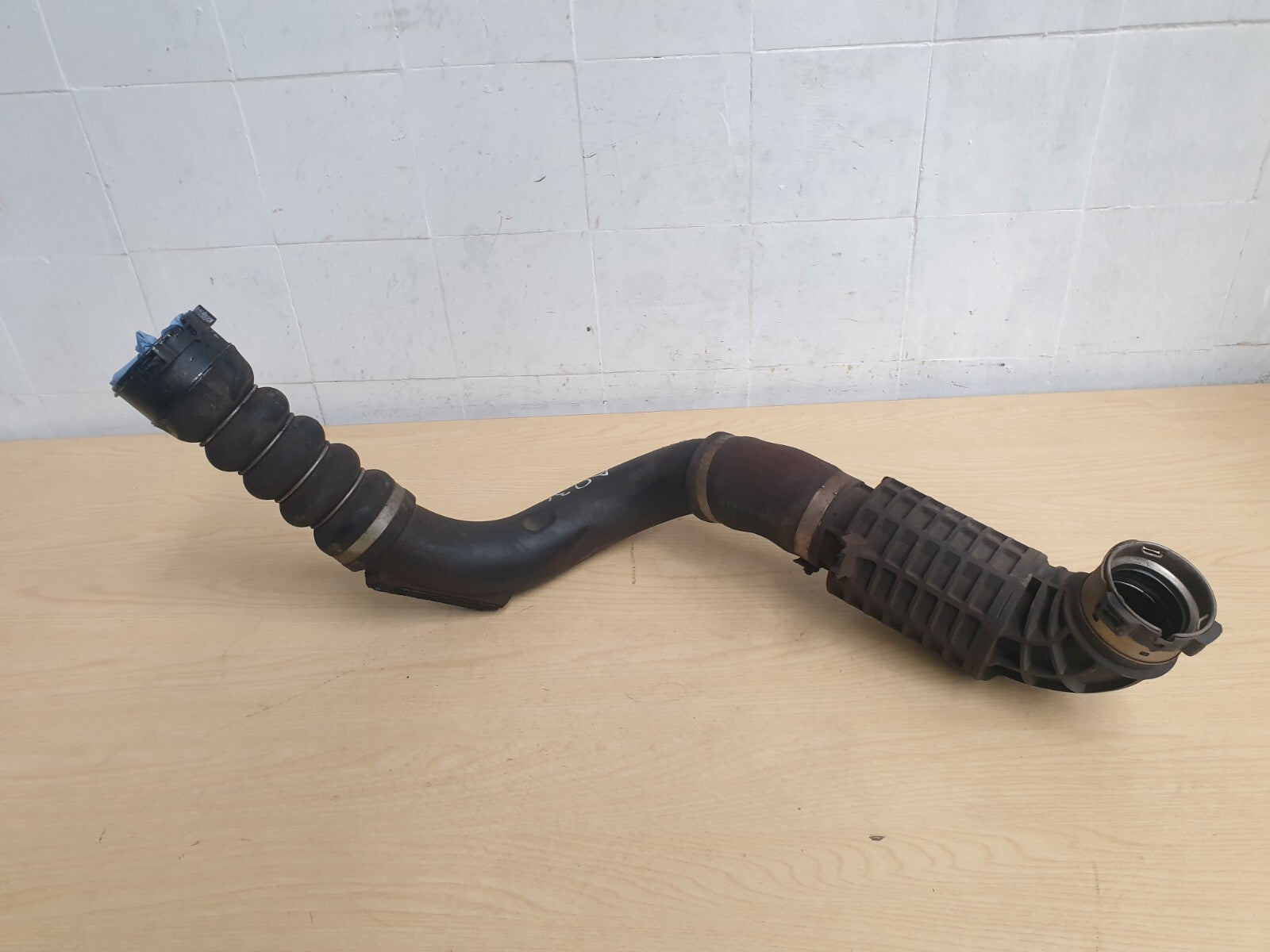 BMW F46 216D 1.5 DIESEL 2018 INTERCOOLER HOSE PIPE MGW00383CT - Image 1