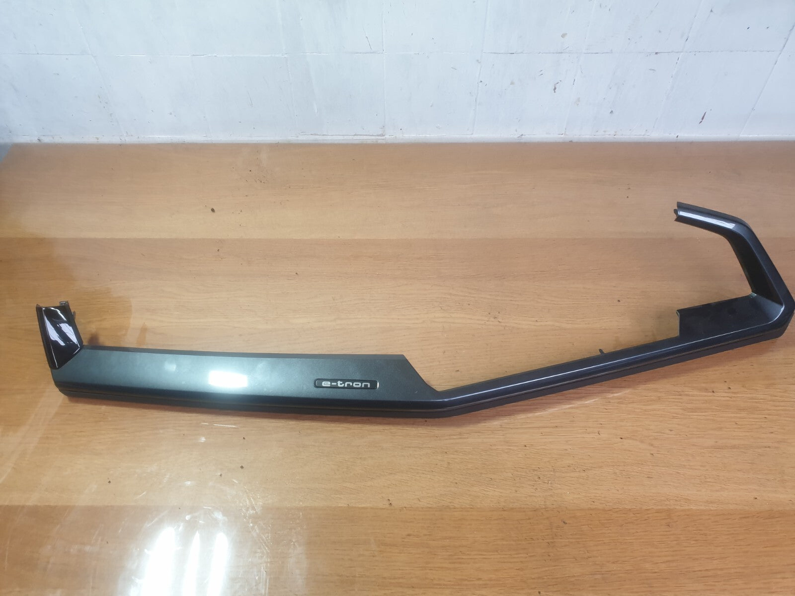 ✅2023 AUDI Q4 E-TRON INTERIOR TRIM LEFT SIDE 89C853189 + WARRANTY A206 - Image 1