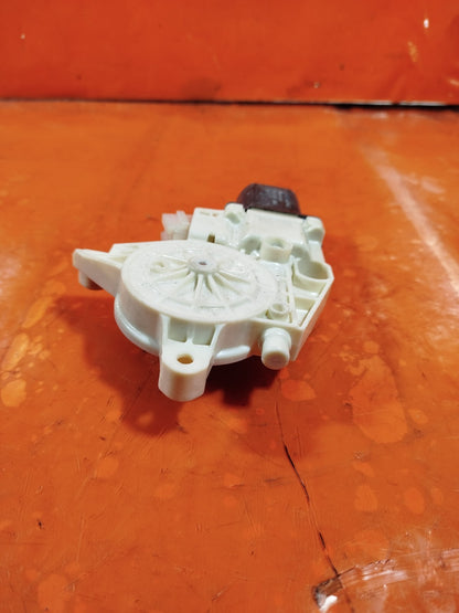 ebay-src:https://i.ebayimg.com/00/s/mtywmfgxmjaw/z/ayiaaoswrilof0-2/$_57.jpg