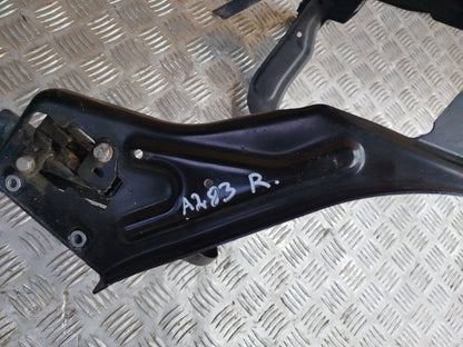 ✅MERCEDES C250 W204 2.1 DIESEL 2011 FRONT RIGHT HEADLIGHT BRACKET A2046201091 - Image 3