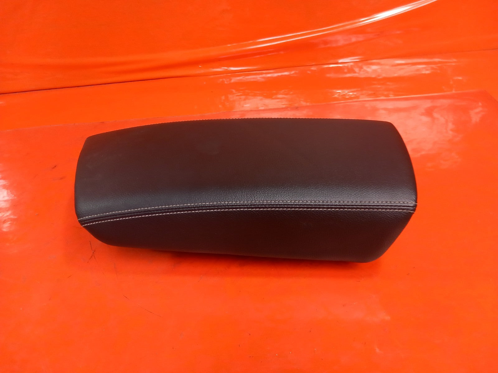 2019 Renault Megane MK4 Centre Console Armrest Warranty A387 - Image 3