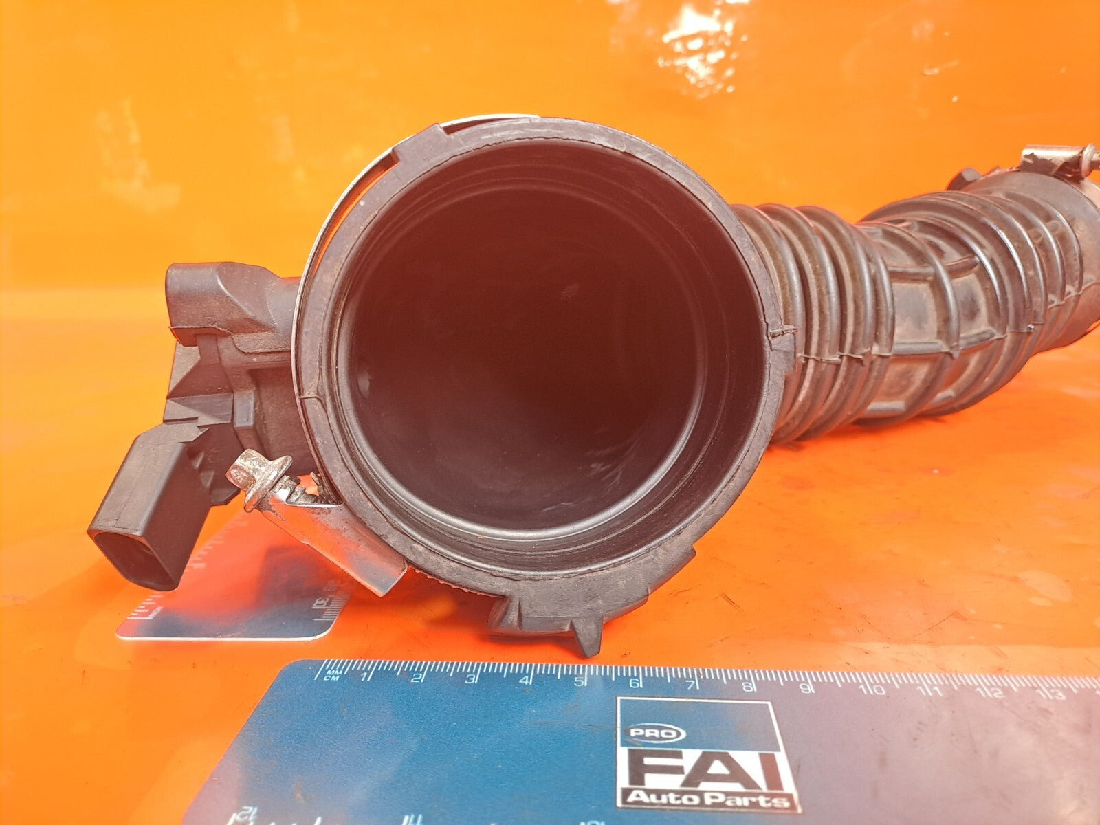 VW TRANSPORTER T6 2.0 DIESEL 2016 AIR INTAKE PIPE 7E0129627H Warranty A225 - Image 7