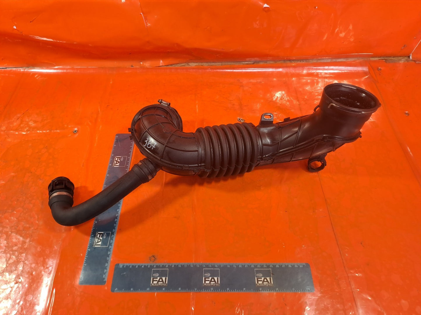 ✅BMW F33 420D M SPORT 2.0 DIESEL 2015 AIR INTAKE PIPE 586509 Warranty A367 - Image 1