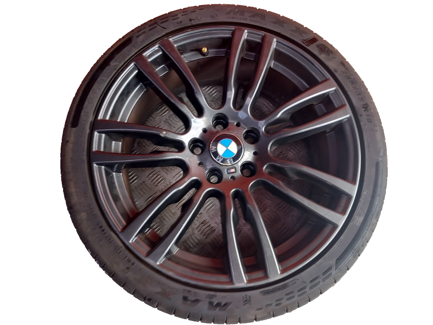 BMW F30 320D Xdrive 2.0 Diesel 2013 Rear Alloy Wheel With Tyre 255/35 R19 - Image 1