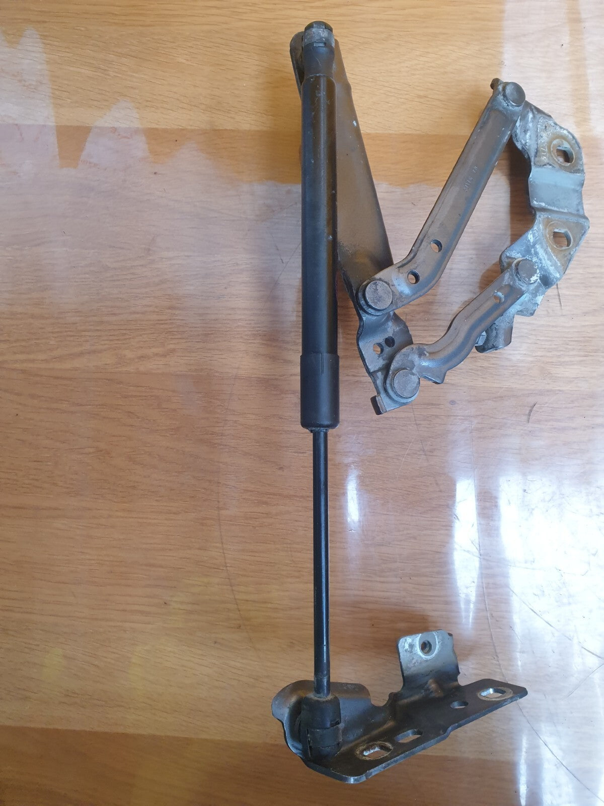 ✅2016 LAND ROVER DISCOVERY SPORT L550 BONNET HINGE & STRUT PAIR FK72-16801-AE - Image 4