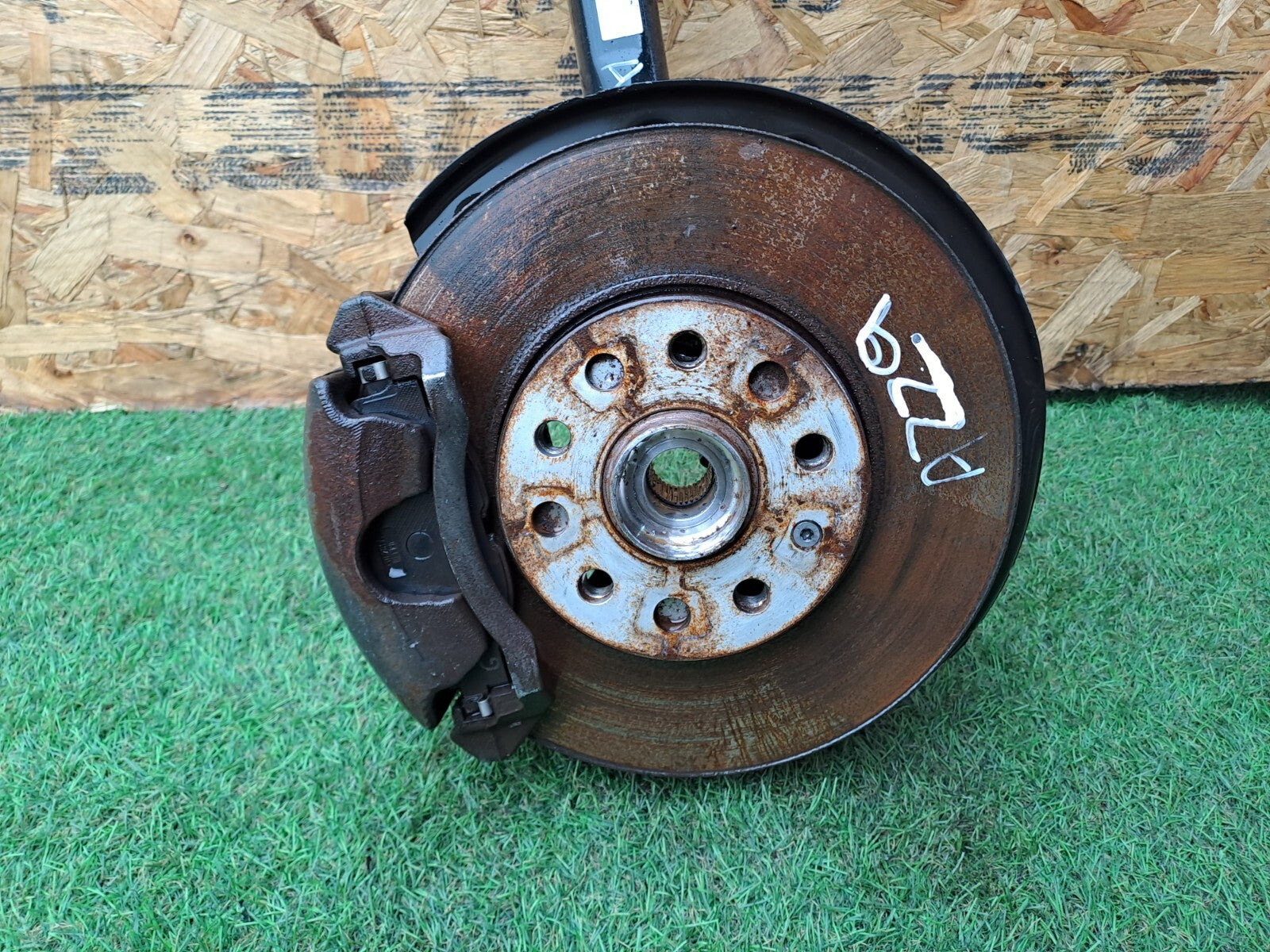 ✅SKODA OCTAVIA MK3 1.4 PETROL 2018 FRONT LEFT SUSPENSION LEG HUB 5Q3412014K A229 - Image 2