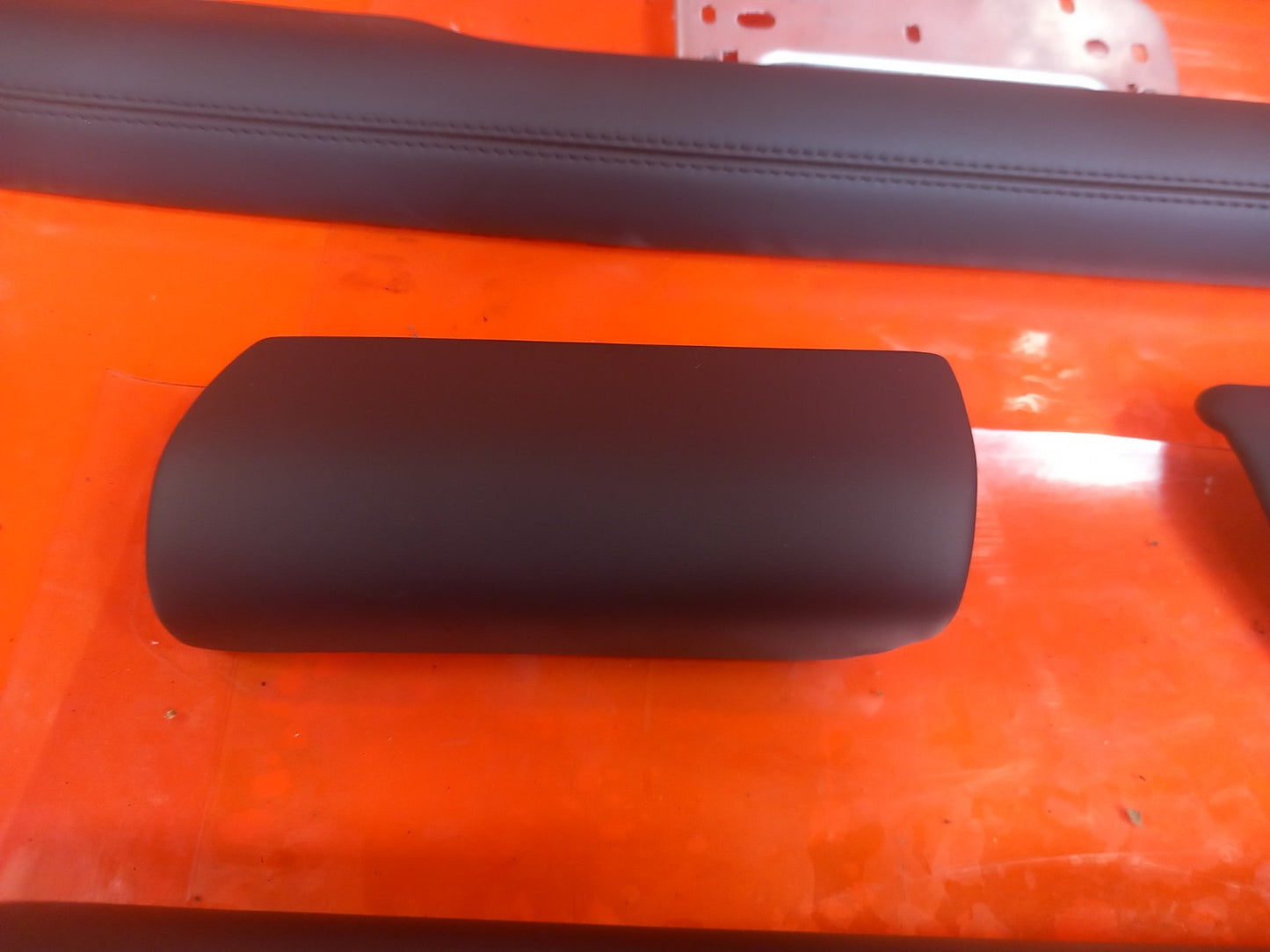 Land Rover Defender L663 3.0 Diesel 2025 Interior Trims L8B227407BC8PVJ Warranty - Image 9