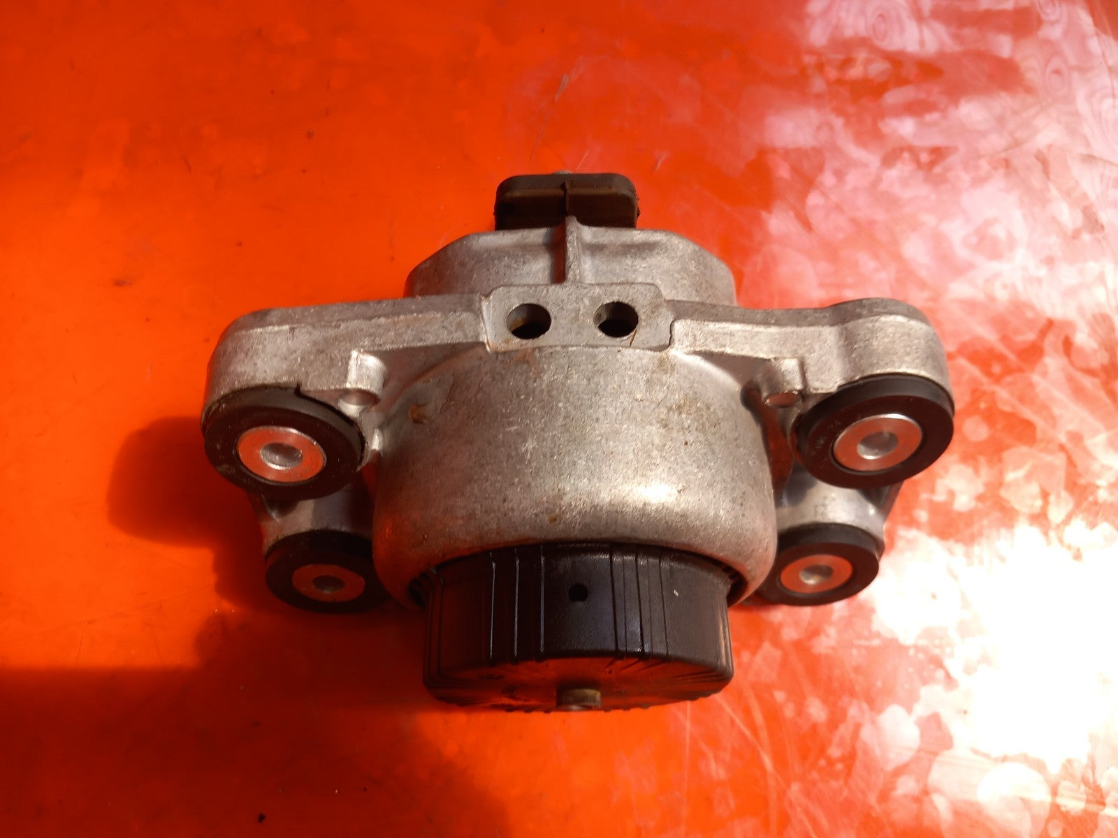 2025 Land Rover Defender L663 Engine Mount  M8B2-6A003-AA Warranty A396 - Image 8