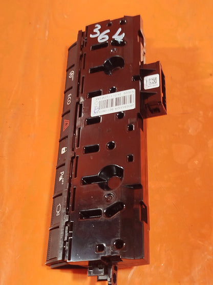 ✅2024 DACIA DUSTER JOURNEY AUTO ON OFF HAZARD CAMERA CONTROL SWITCH 283E83332R - Image 7