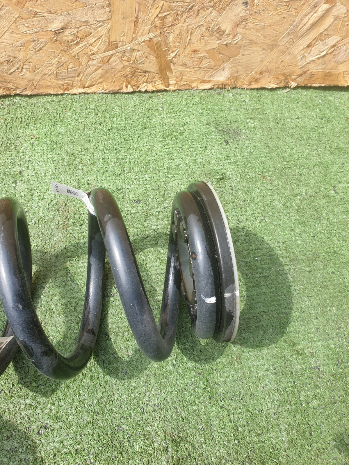 ✅2022 TESLA MODEL Y REAR LEFT/RIGHT SIDE COIL SPRING 1188474-00-B +WARRANTY A172 - Image 5