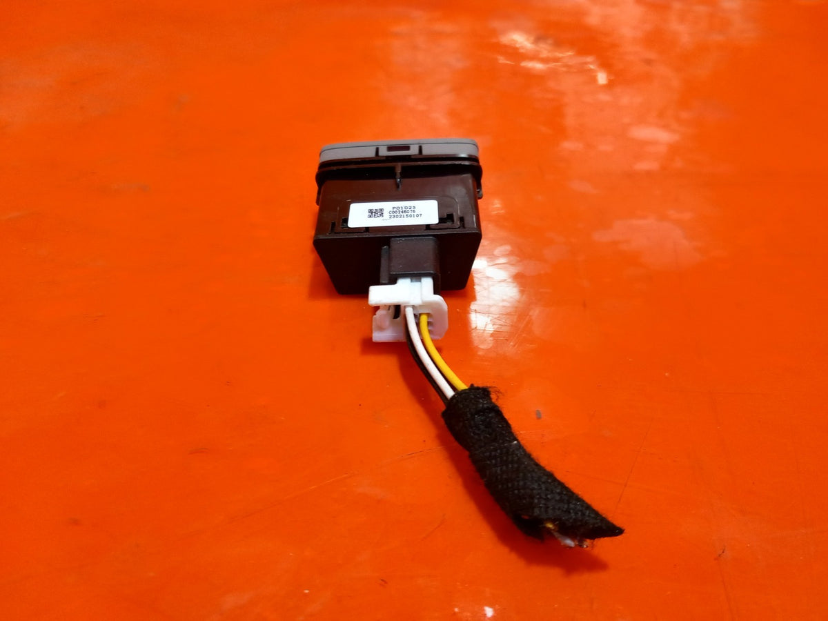 2023 Maxus Deliver 9 SOS Alarm Switch C00246076 Warranty A425 - Image 4