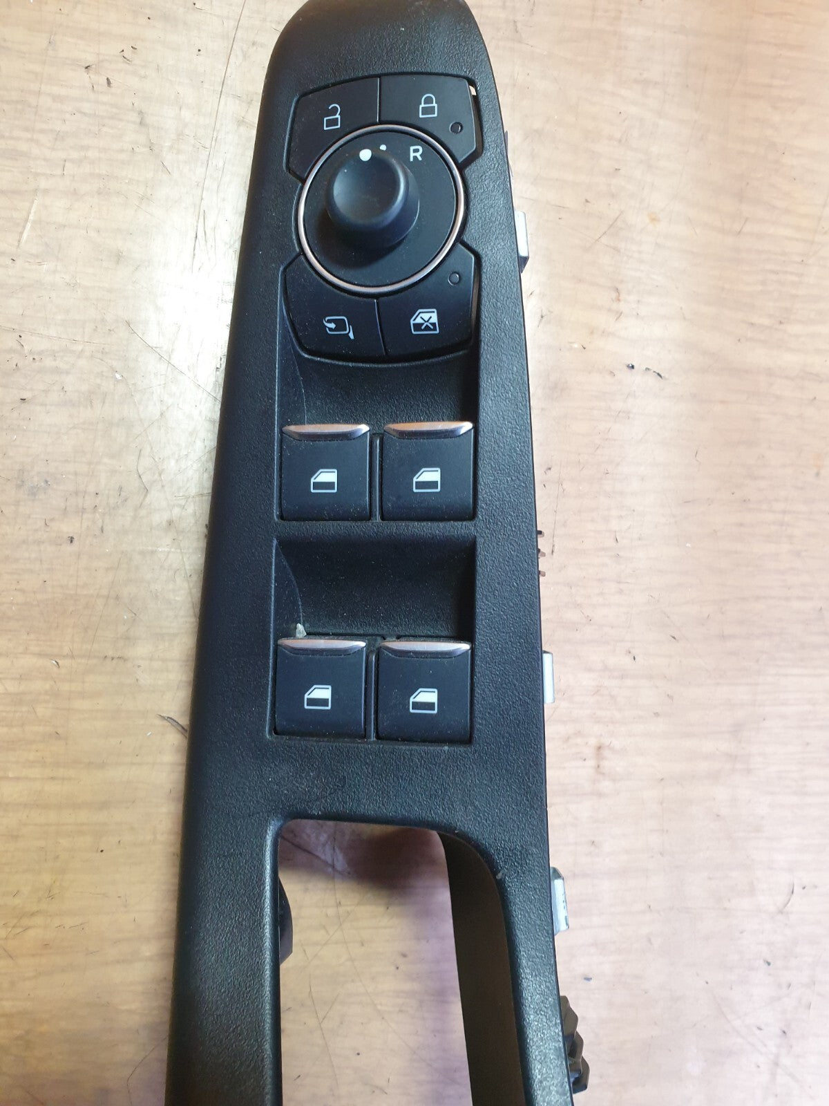 ebay-src:https://i.ebayimg.com/00/s/mtywmfgxmjaw/z/voyaaoswxhfmq0d7/$_57.jpg