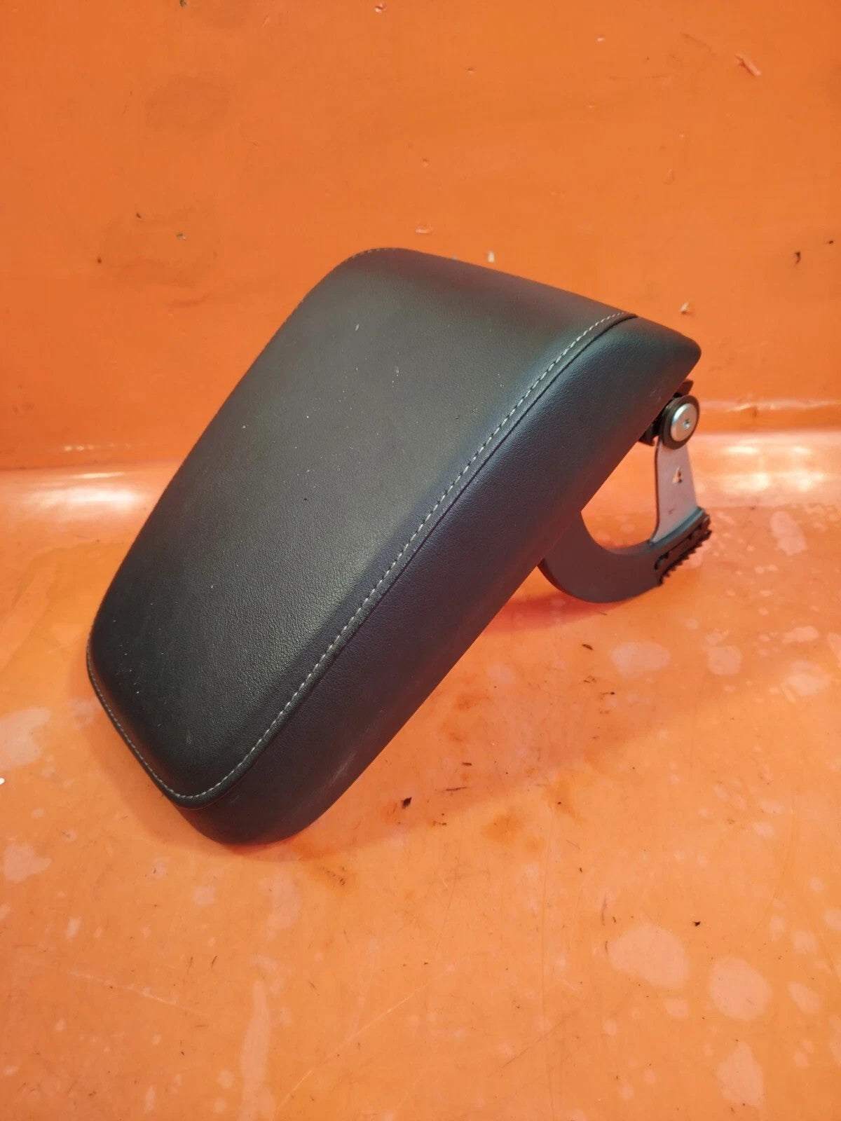 ✅Skoda Karog 1.0 Petrol 2020 Centre Console Leather Armrest Warranty A045 - Image 4