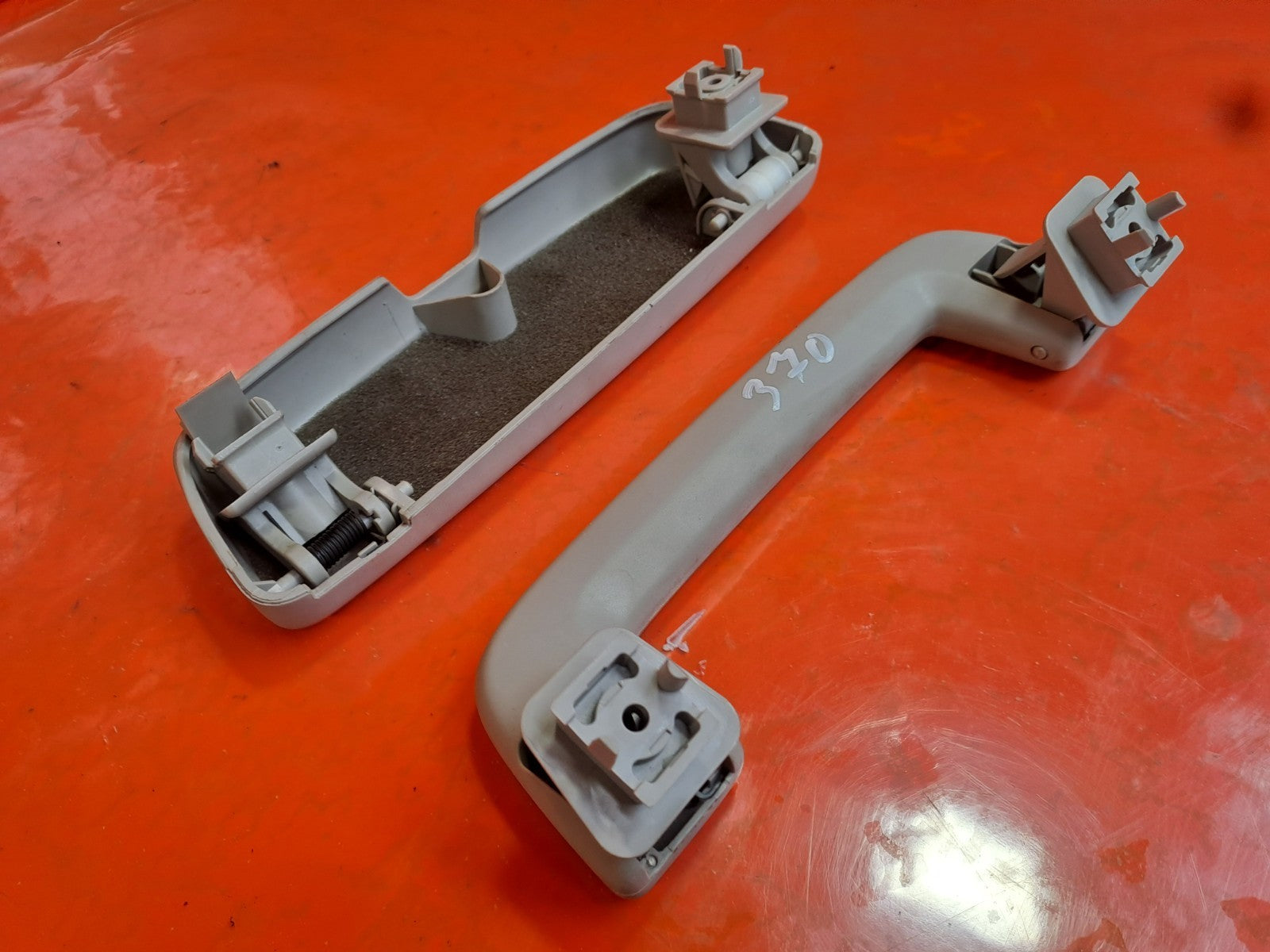 ✅2021 Ford Transit Custom Interior Roof Grab Handle & Sunglasses Compartment - Image 7