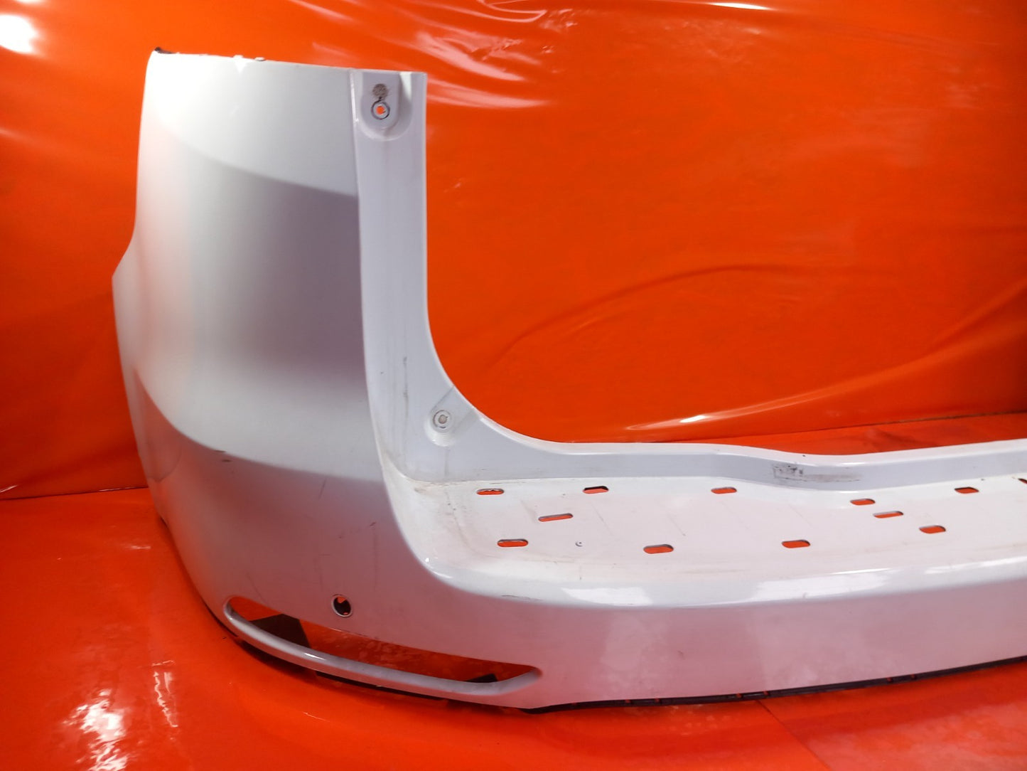 Ford Galaxy MK3 Zetec 2019 Rear Bumper Frozen White Warranty A345 - Image 3