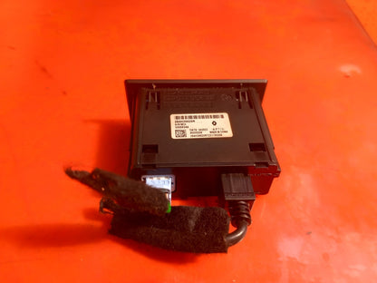 Renault Captur 1.6 Petrol 2023 USB Socket Port 284H39520R Warranty A392 - Image 5