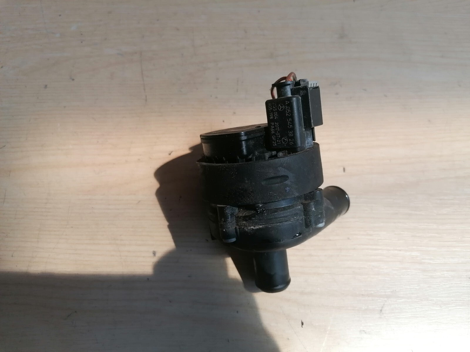MERCEDES W176 WATER CIRCULATION PUMP WITH WIRING LOOM A2118350028 X00 - Image 8