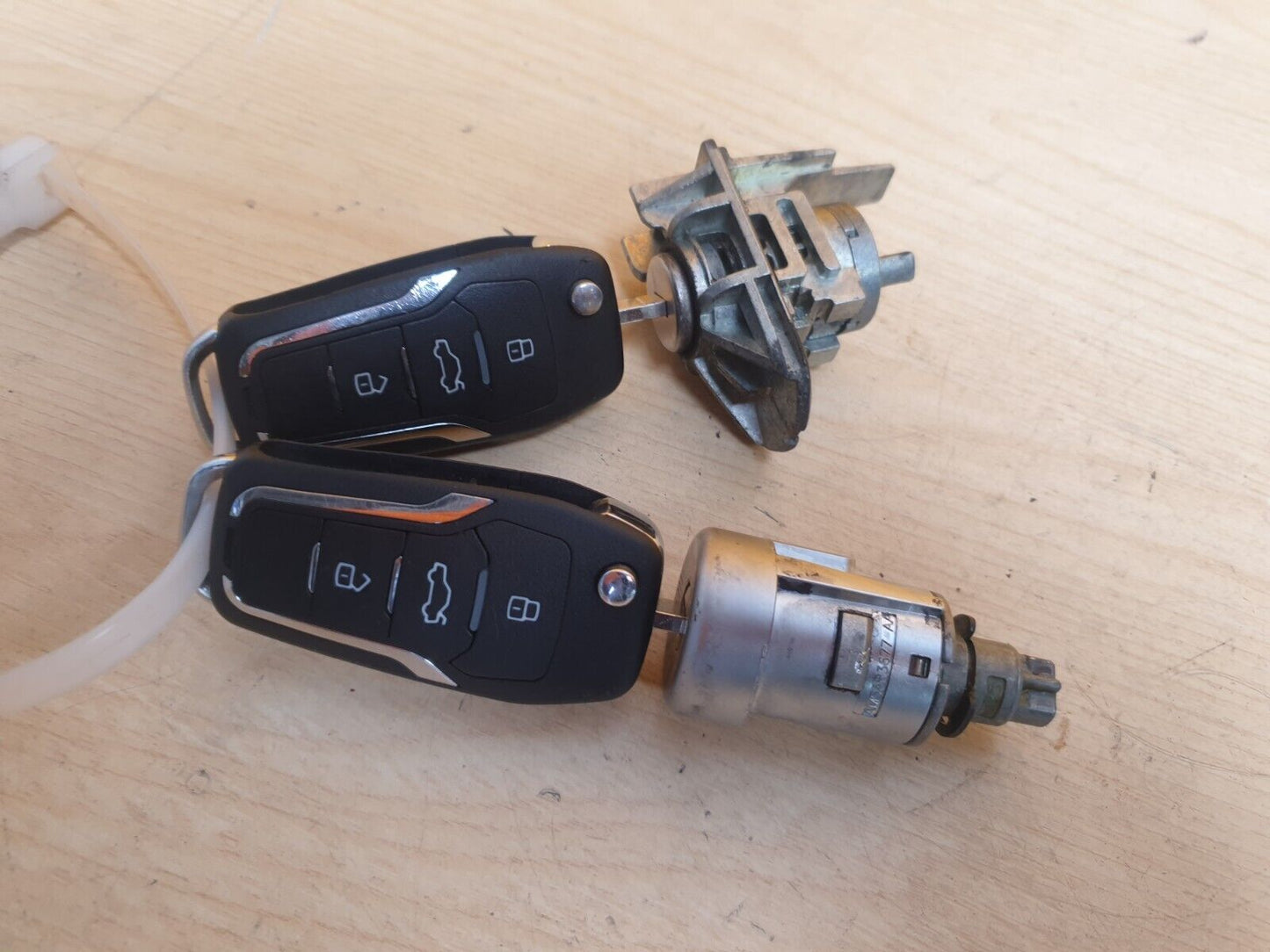 FORD GALAXY MK3 2.0 TDCI 2011 TWO KEYS DOOR LOCK AND IGNITION LOCK Warranty A023