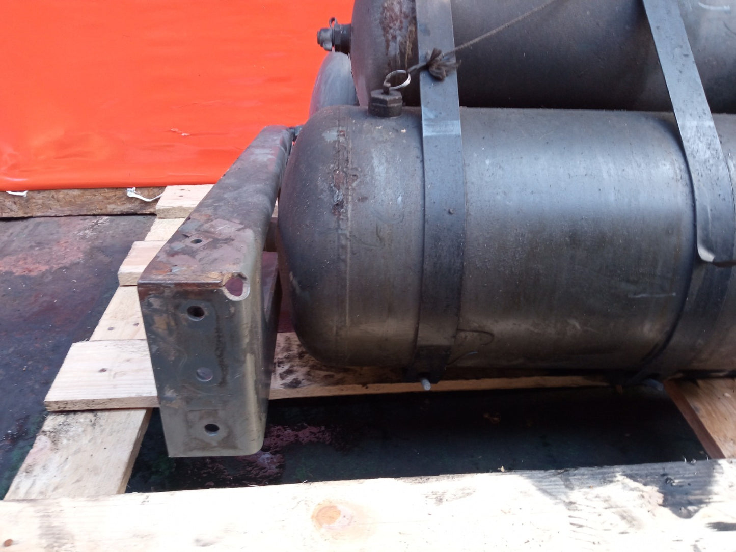 ✅Volvo FL 5.5 Diesel 2003 Air Tank Accumulator Assembly Warranty A324 - Image 11